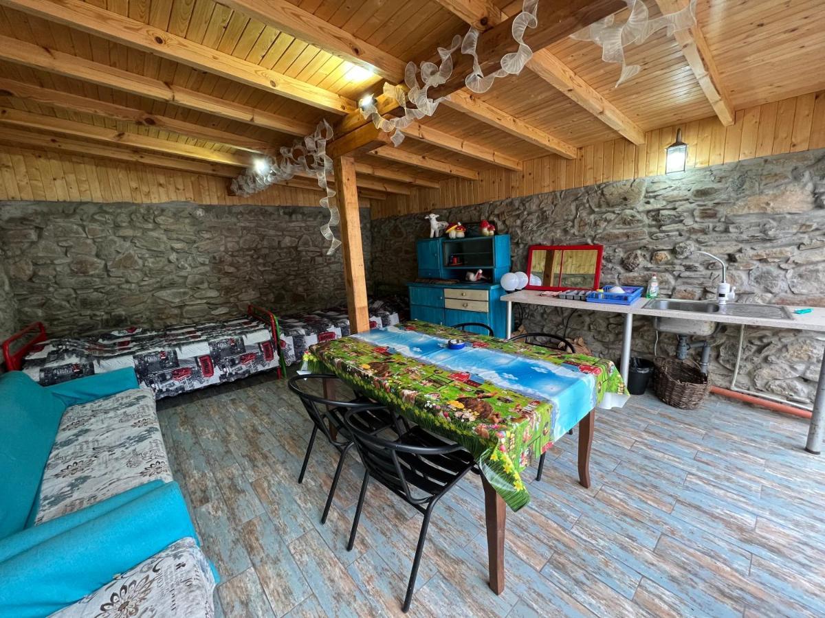 Hôtel Цяла Ваканционна Къща- Florina Houses à Goranovtsi Extérieur photo